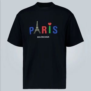 Balenciaga love París tee. Comfortable & worn once